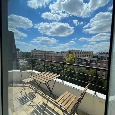 Cosy Balcon A 30min De Paris Apartment Cergy